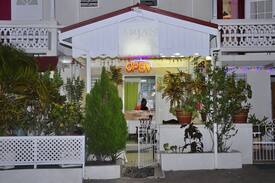Kew Apartment | Arjan Apartments (Home Away From Home)