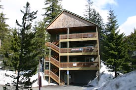 Government Camp House | Boardwalk Lodge: Sleeps 48 maximum w/Two Hot Tubs
