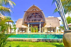 Lokapaksa Villa | Villa Samora near Lovina, beach villa