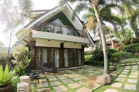 Calamba Villa | Luxury Home in Tagaytay Highlands