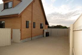 Warrenben House | Lowans Loft allows Pets