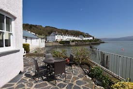 Aberdovey Cabin | Bro Gwylan, 2 Bedroom Cottage with glorious views