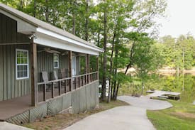 Munford Cabin | Secluded Cabin on Private Lake Robin-Dog Friendly
