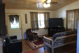 Cobden Cabin | Ma's Cabin, Alto Pass, IL. Fine country lodging.