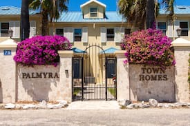 Grace Bay House | 306, Palmyra Townhomes, Gracebay.