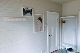 Bowen Island House | Love Story Farm - 2 - Short hike from Snug Cove