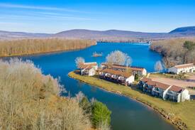 Drums Resort | Poconos 2BR Resort Condo in Beech Mountain Lakes