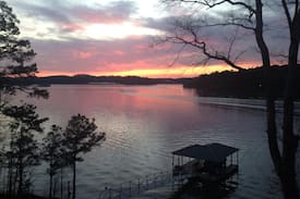 Acworth House | Lake Allatoona Vacation Lakehouse