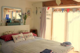 Rhoscolyn House | Ty Cert: self-catering Rhoscolyn flatette!