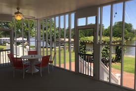 Warwick House | Waterfront Lake Blackshear, Warwick, Ga.