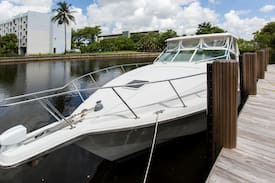Sailboat Bend Boat Rental | Enjoy staying on beautiful air conditioned yacht.