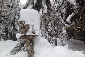 Glacier Villa | LANDON'S LOG CABIN in GLACIER near Mt. BAKER