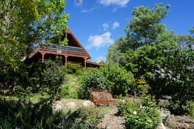 Beechworth Cabin | Beechworth Camellia Cottage
