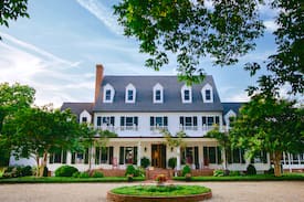 Birdsnest Hotel | The Laughing King Retreat, Parramore Island Suite