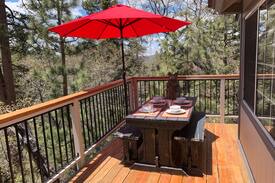 Upper Moonridge Cabin | The 717 2BR 2BA Upper Moonridge, mins to Bear Mtn