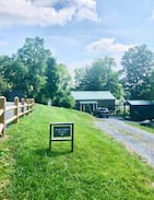 Lewisburg House | "Stones Throw Retreat" in Downtown Lewisburg