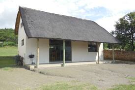 Umtshezi Villa | Imbabala Game Lodge (Chalet 1)