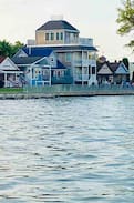 Buckeye Lake House | The Best Escape At Buckeye Lake! Waterfront Fun!