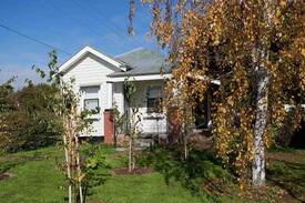 Bendigo Cabin | The Station Master’s Cottage on the City Fringe