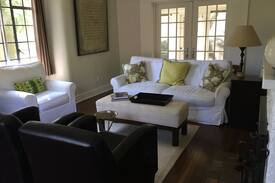 Yellow Springs House | The English Cottage - Enchanting, 1 block to town