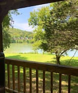 Mountain View House | Cottage on the White River.