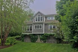Chatham House | The Cottage on Bunny Lane (Private & Modern)