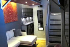 Downtown Historic House | The Tiny House - Private Entry, Footsteps to Town