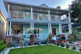 East Lake Morton Apartment | The Swan Suites at The Historic Shaw House