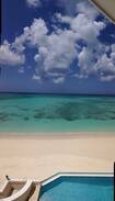Nassau House | New! Beach front abode w/ Infinity Pool- Sleeps 20