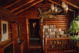Newport Cabin | Charming Log Cabin on Sacheen Lake.