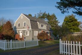 Grayland House | Cranberry Coast Gambrel Home, Sleeps 10 and 2.5 ba