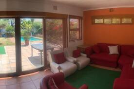 Thornton House | Cozy and Secure Garden Cottage
