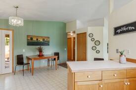 Mountain View District House | Sage Country Retreat, quiet, Accessible, 3 bedroom