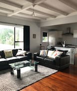 New Plymouth House | VILLA PRIMROSE - Vintage Villa on Devon