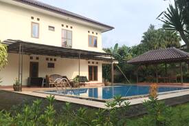 Megamendung Villa | Villa Indira, Cidokom, Cisarua
