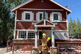 Big Bear Lake Hotel | Lenny's Lodging Room