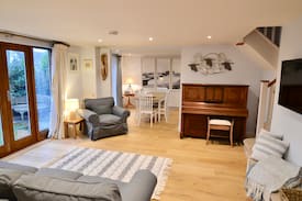 Bosham Cabin | Yachtsman's cottage near Bosham waterfront