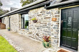 Llangeitho Other | Y Beudy Holiday Cottage - Dog Friendly