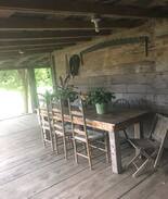 Eustace House | Texas Bunkhouse at Bluegill lake Cabins