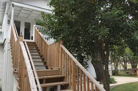 Bandera House | White House off Main St. Upstairs l Downtown