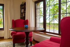 Caragh Cabin | Cosy lakefront hideaway - Salmon Cottage