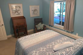 South Juanita House | Quiet Eastside Mother-In-Law Apartment with AC