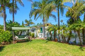 Encinitas House | Hemingway Hideaway beach cottage walk to the beach