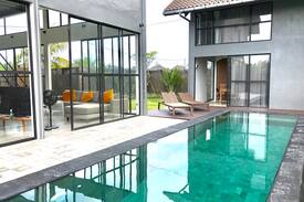 Kemenuh Apartment | Boutique loft with guest pool house