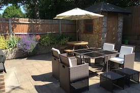Littlehampton Cabin | Hunters Retreat near Arundel Castle and the beach