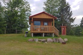 Hastings Highlands Cabin | Cabins on the York - Wolf Cabin #4