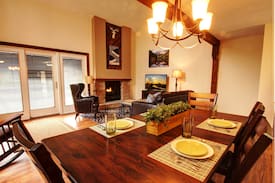Tannersville House | Mountain's Edge at Camelback Presidential Townhome
