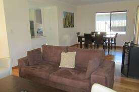 Augusta House | 10 Blackwood Retreat - close to the river and dog friendly