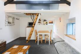 Saint Breward House | 'The Letter Box' Studio Apartment, Wenford Bridge