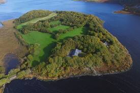 Caragh Cabin | Cosy lakefront hideaway - Salmon Cottage